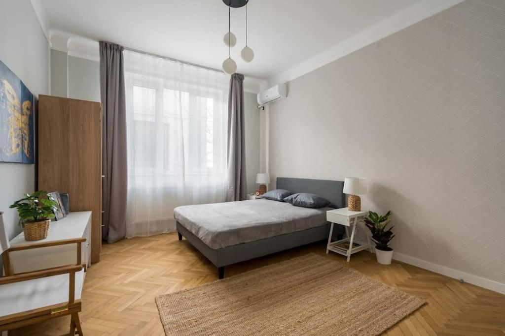Exquisite Art Deco 2Br Apartment Prime Location Bucharest Exterior photo
