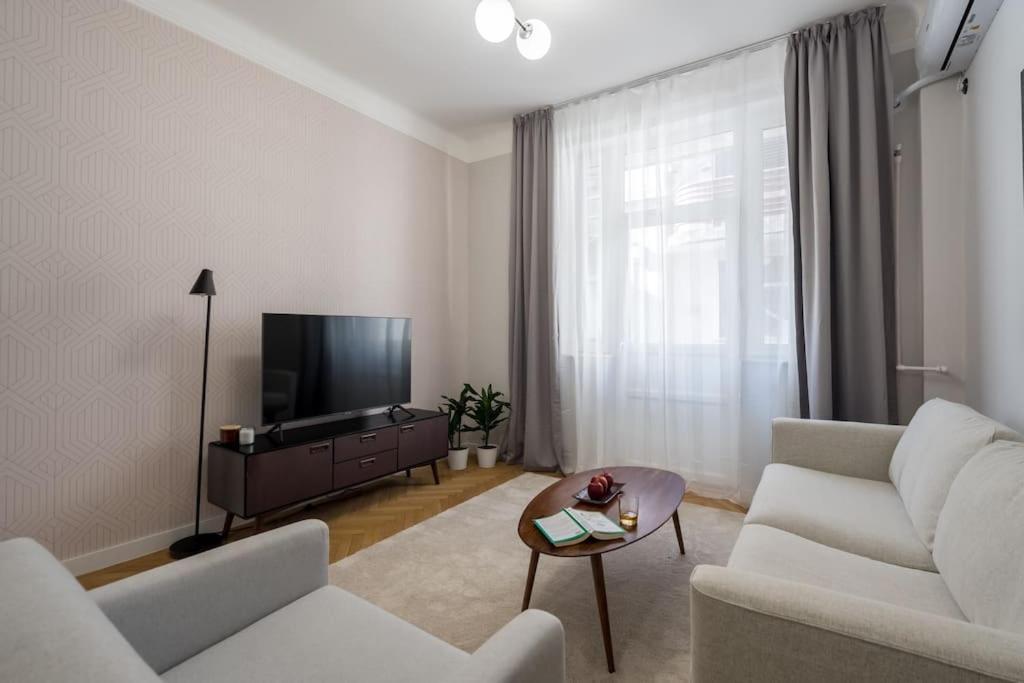 Exquisite Art Deco 2Br Apartment Prime Location Bucharest Exterior photo